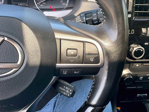 Used 2023 Lexus GX 460 Premium image 24