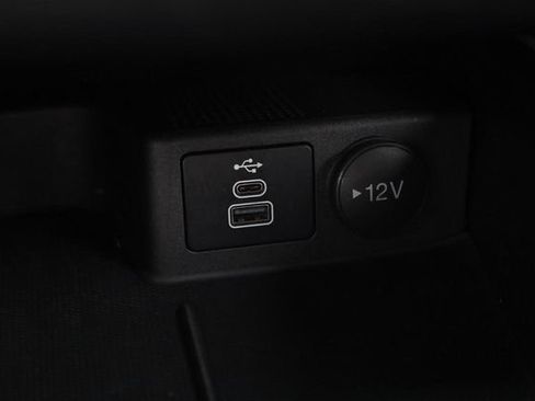Used 2025 Ford Escape Active AWD/4WD image 17