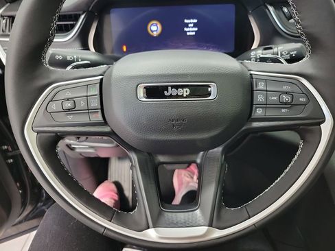 New 2025 Jeep Grand Cherokee L Altitude image 13