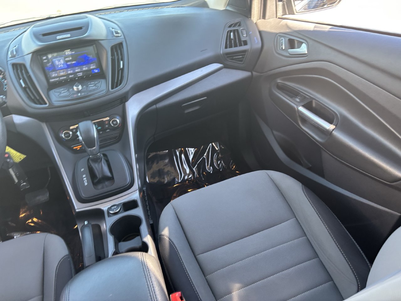 Used 2015 Ford Escape SE w/ Equipment Group 201A AWD/4WD image 14