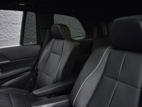 Used 2025 Mercedes-Benz GLS 580 4MATIC image 37