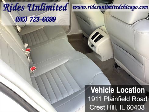 Used 2011 Ford Taurus SE FWD image 24