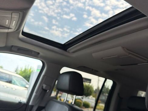 Used 2019 Chevrolet Suburban Premier AWD/4WD image 7