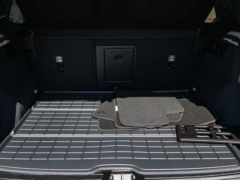 New 2026 Volvo XC40 B5 Ultra w/ Climate Package image 25