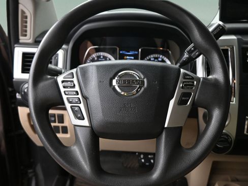 Used 2017 Nissan Titan SV AWD/4WD image 27