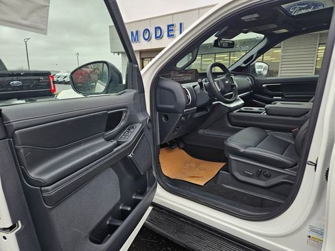 New 2026 Ford Expedition Max Platinum w/ Stealth Appearance Package AWD/4WD image 9
