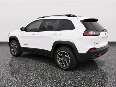 Used 2021 Jeep Cherokee Trailhawk AWD/4WD image 2