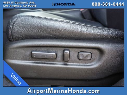 Used 2020 Honda Pilot Black Edition image 11