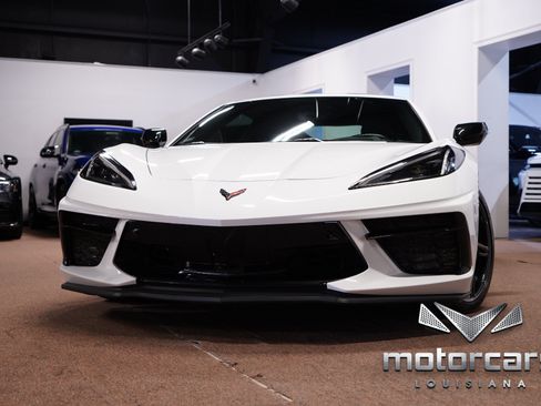 Used 2021 Chevrolet Corvette Stingray Preferred Cpe w/ Z51 Performance Package RWD image 1