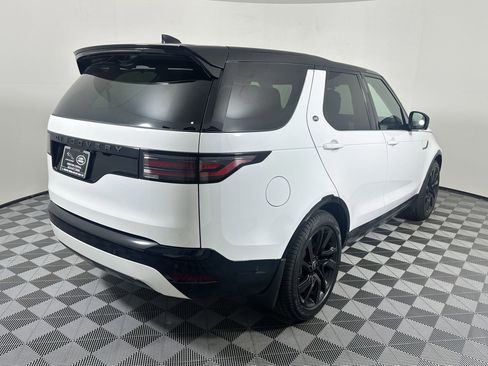 Certified 2025 Land Rover Discovery Dynamic SE image 25