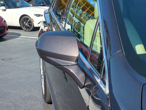 Used 2017 Cadillac XT5 Premium Luxury image 12