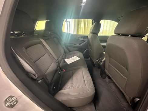 Used 2025 Chevrolet Equinox LT AWD/4WD image 18