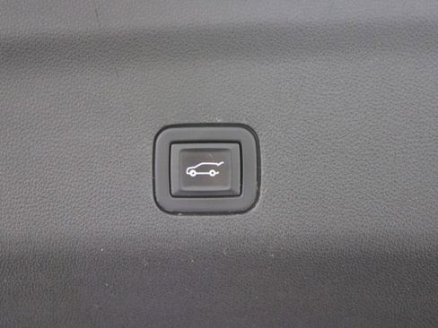 Used 2021 Chevrolet Tahoe LT image 16