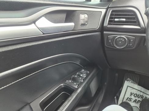 Used 2019 Ford Fusion Titanium AWD/4WD image 15