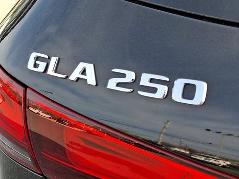 Used 2022 Mercedes-Benz GLA 250 4MATIC image 31