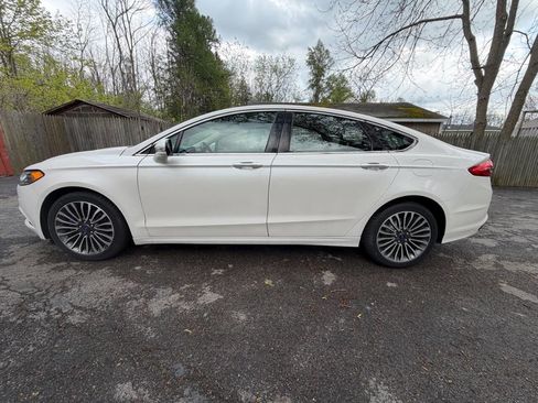 Used 2017 Ford Fusion SE w/ Fusion SE Technology Package AWD/4WD image 5