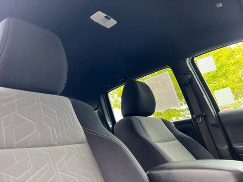 Certified 2022 Toyota Tacoma TRD Off-Road image 16