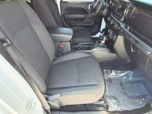 Used 2022 Jeep Wrangler Unlimited Sport AWD/4WD image 13