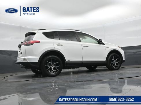Used 2018 Toyota RAV4 SE AWD/4WD image 38