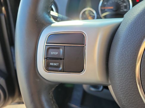 Used 2016 Jeep Compass High Altitude AWD/4WD image 18
