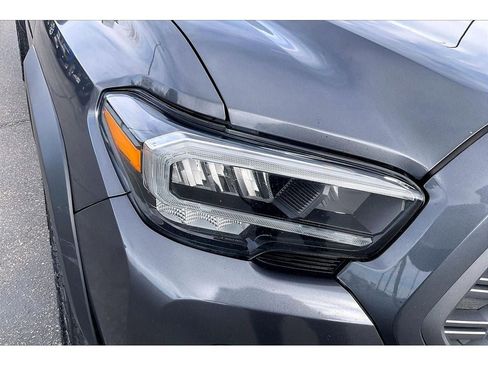 Used 2021 Toyota Tacoma TRD Off-Road AWD/4WD image 29