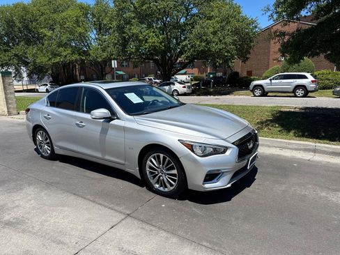 Used 2018 INFINITI Q50 Luxe w/ Cargo Package (L95) RWD image 2