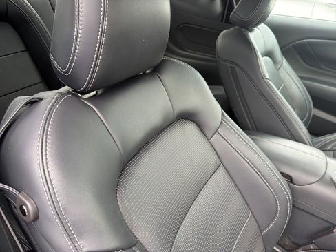 Used 2025 Ford Mustang Premium image 16