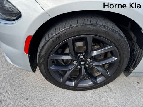 Used 2019 Dodge Charger SXT image 8