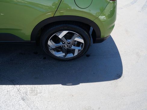 Used 2024 Hyundai Venue SEL FWD image 35