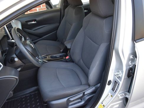 Used 2021 Toyota Corolla LE FWD image 17