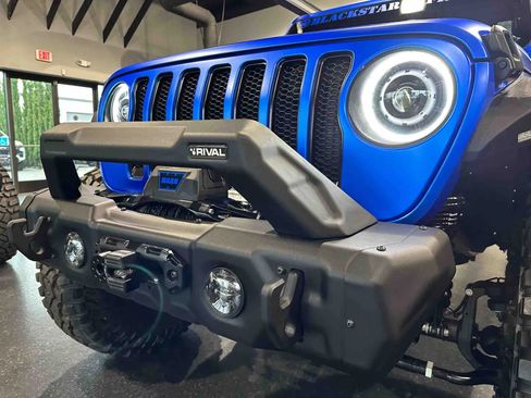 Used 2022 Jeep Wrangler Unlimited Rubicon w/ Xtreme Recon 35" Tire Package image 6