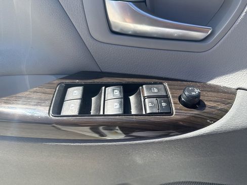 Used 2020 Toyota Sienna XLE w/ XLE Navigation Package image 20