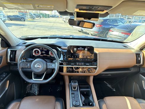 Used 2023 Nissan Pathfinder Platinum w/ Lighting Package (N93) image 23