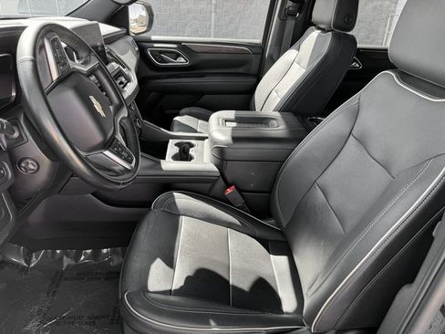 Used 2023 Chevrolet Suburban Premier image 15