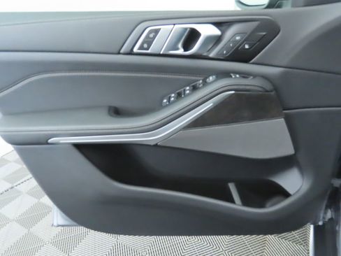 Used 2026 BMW X5 sDrive40i image 26