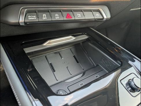New 2026 Audi Q3 quattro 2.0T AWD/4WD image 14