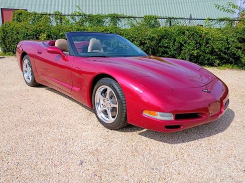 Used 2002 Chevrolet Corvette Convertible w/ Preferred Equipment Group2 RWD image 21