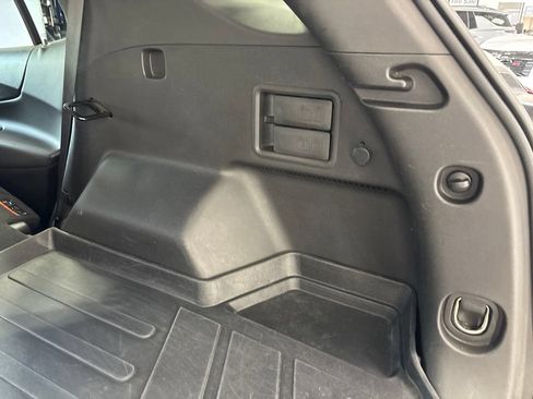Used 2019 Chevrolet Equinox LT AWD/4WD image 38