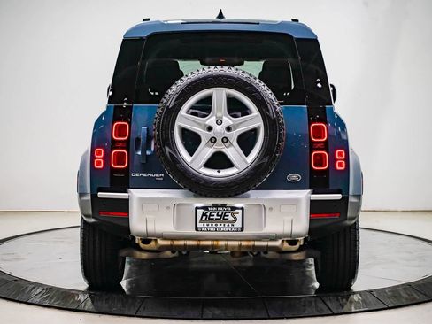 Used 2022 Land Rover Defender 110 SE image 3