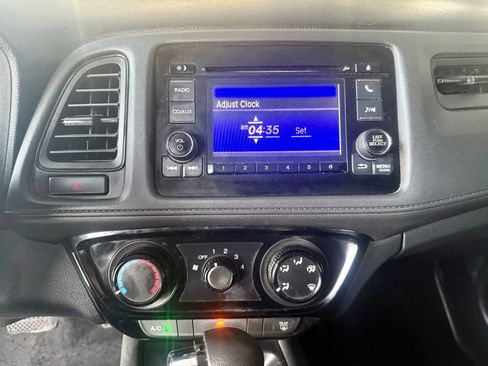 Used 2016 Honda HR-V LX image 31