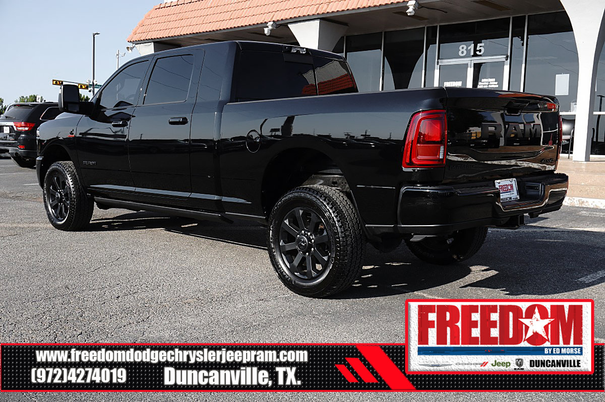 Used 2025 RAM 2500 Laramie AWD/4WD image 3