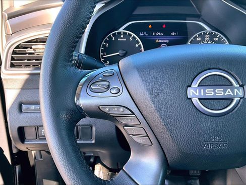 Used 2023 Nissan Murano SV w/ SV Midnight Edition Package image 12