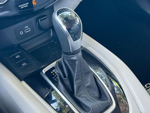 Used 2022 Nissan Rogue Sport SV w/ Technology Package FWD image 22