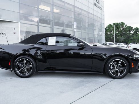 Used 2024 Ford Mustang Premium image 25