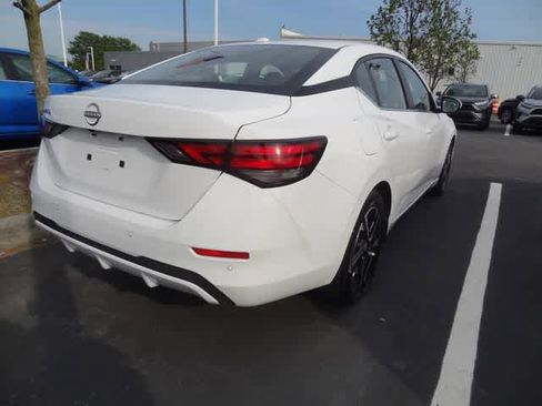 Used 2025 Nissan Sentra SV FWD image 4