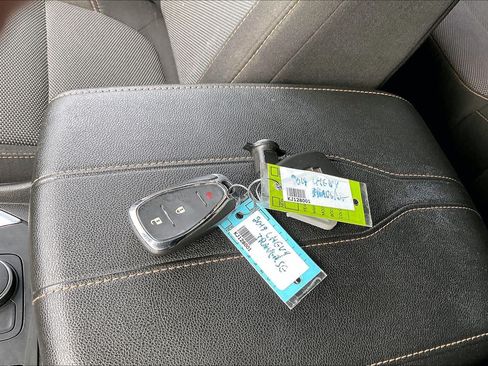 Used 2019 Chevrolet Traverse LS FWD image 32