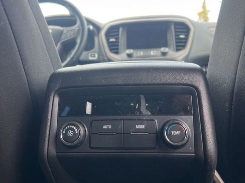 Used 2023 GMC Acadia AT4 image 23