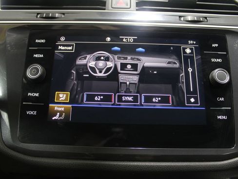 Used 2024 Volkswagen Tiguan SE image 50