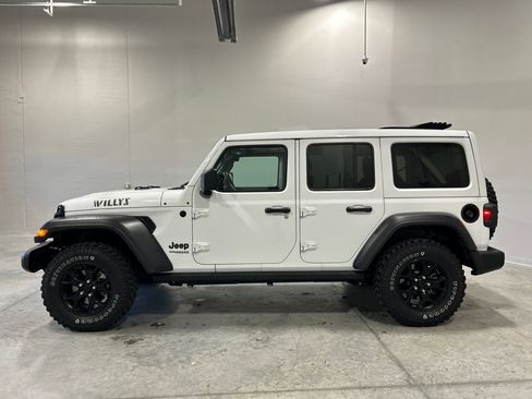Used 2021 Jeep Wrangler Unlimited Sport image 9