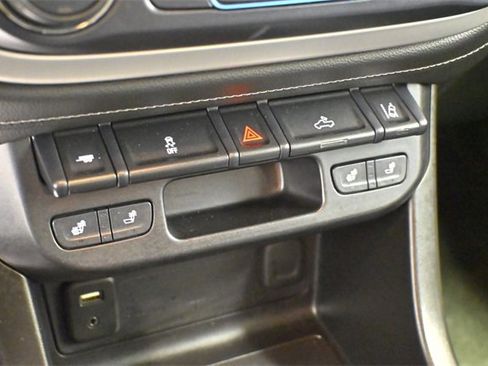 Certified 2018 GMC Canyon SLT w/ Driver Alert Package image 25